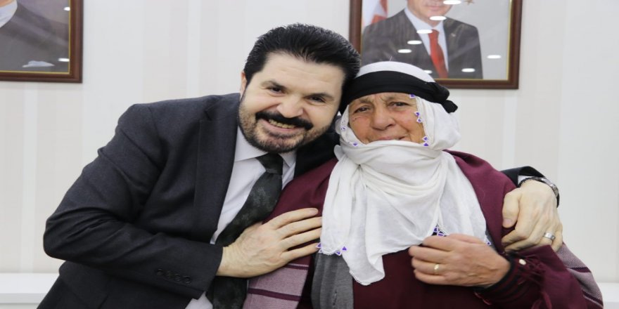 Başkanlık Makamına Sıdıka Algor Teyze Oturdu