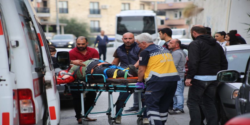 Kuşadası’nda Kadın Sürücü Kadın Yayaya Çarptı: 1 Yaralı