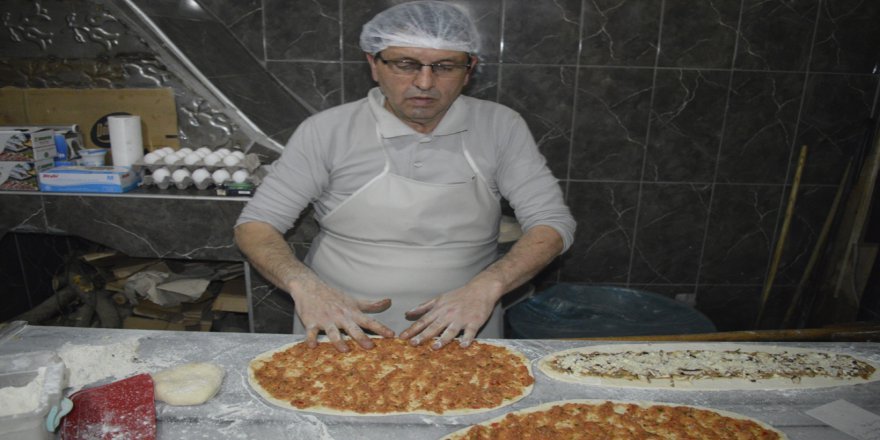Öğretmen Kızına Destek Olmak İçin Geldiği Ağrı’da İşyeri Açtı