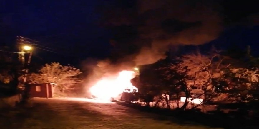 9 Öğrenci Alev Topuna Dönen Serviste Yanmaktan Son Anda Kurtuldu