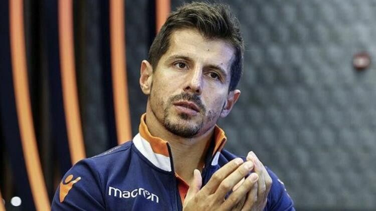 FENERBAHÇE DE EMRE BELÖZOĞLU TEKNİK DİREKTÖR MÜ OLACAK