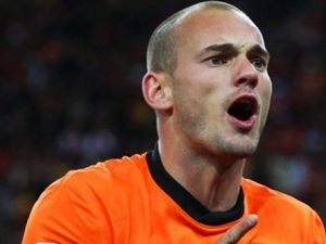 SON DAKİKA Galatasaray Sneijder'den Vaz mı Geçiyor ?