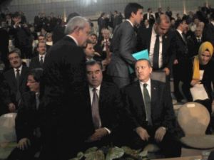 Kılıçdaroğlu'nu Gören Başbakan Gözlerini Tavana Çevirdi