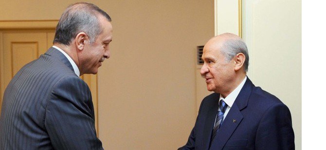 MHP'DE BAŞKANLIK ÇATLAĞI; BAHÇELİ YALNIZLAŞIYOR
