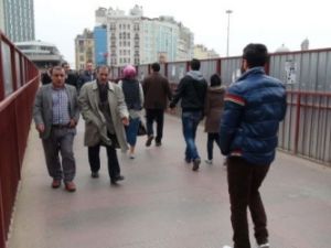 Taksim'de köprü korkusu