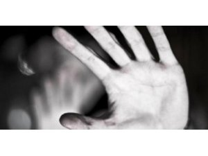 MERSİN'DE KADIN CİNAYETİ: BIÇAKLANARAK ÖLDÜRÜLDÜ