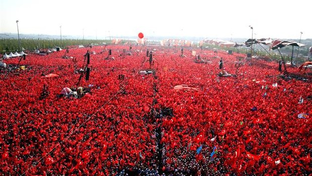 YENİKAPI'DAKİ MİTİNGE KAÇ KİŞİ KATILDI?