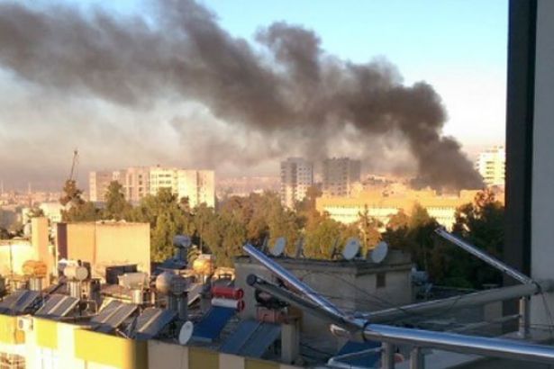 ADANA'DA VALİLİK ÖNÜNDE PATLAMA; 2 ÖLÜ 5 YARALI
