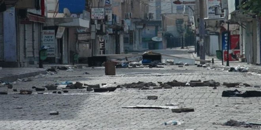 MARDİN'DE SOKAĞA ÇIKMA YASAĞI