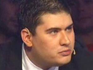 Rasim Ozan bana aşık