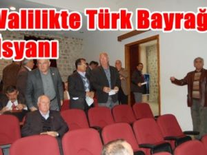Edirne Valiliğin de Türk bayrağı Krizi