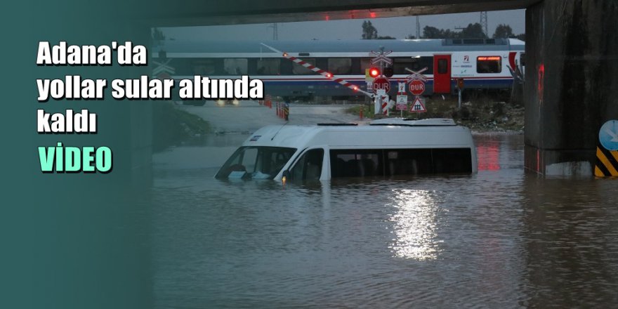 Servis suya gömüldü, işçiler mahsur kaldı