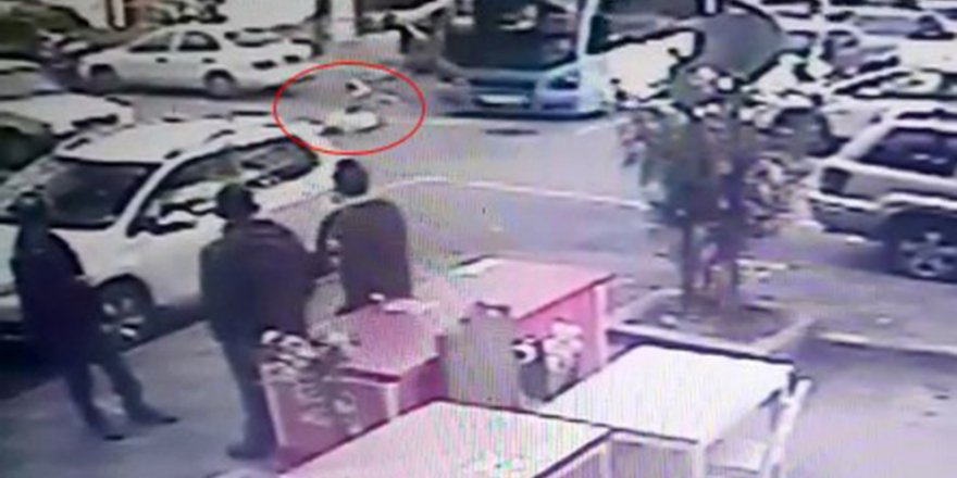 İstanbul'da minibüsün yaşlı kadına çarpma anı kamerada