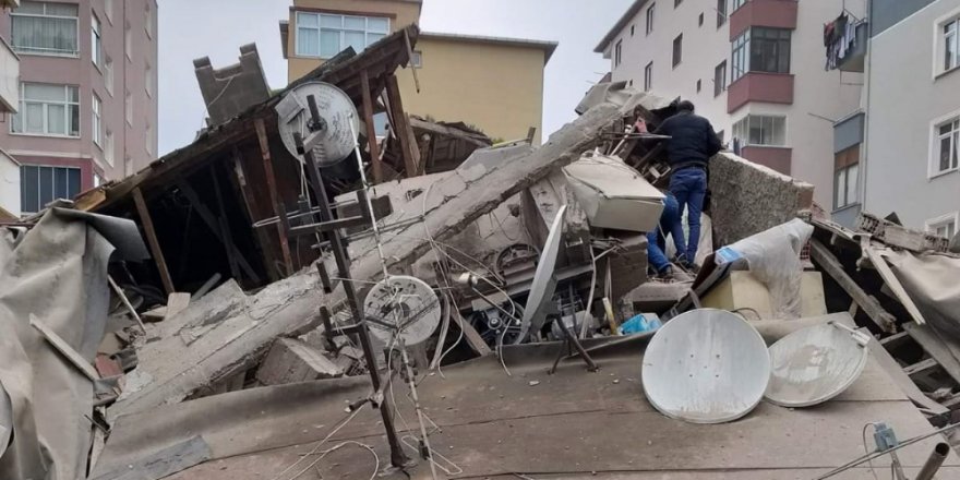 İstanbul'da bina çöktü ; Enkaz altında insanlar var