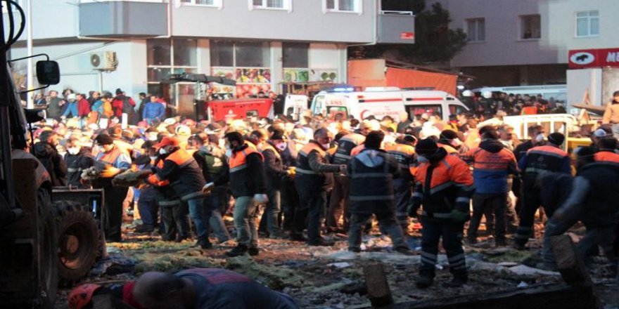Kartal'da çöken binada 3 Ölü 12 Yaralı