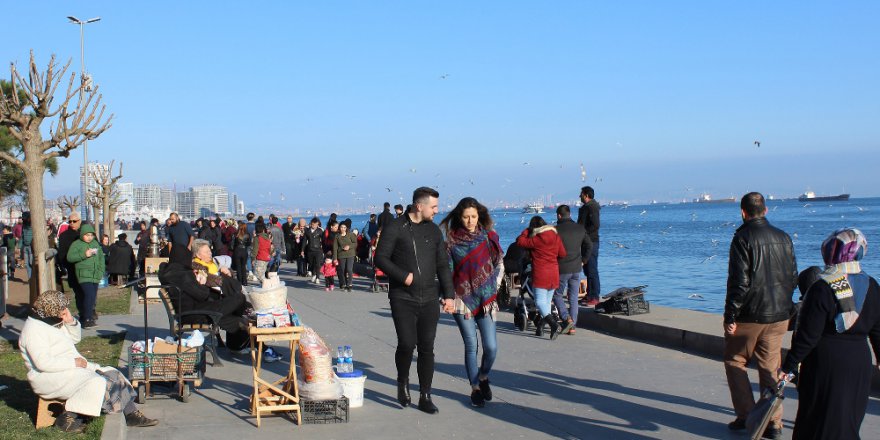 İstanbullular Güneşi Görünce Denize böyle koştular