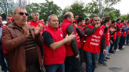 1 Mayıs'ı Köprü Girişinde Kutladılar