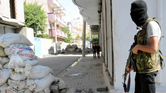 150909071933_cizre_kurdish_militant_624x351_reuters_nocredit-(1).jpg