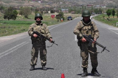 2 UZMAN ÇAVUŞ KAÇIRILDI