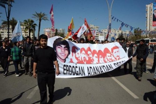 ADANA'DA BAŞBAKAN ERDOĞAN PROTESTOSUNA MÜDAHALE