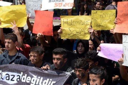 ADANA'DA LİSELİLERDEN SOMA'DA ANMA