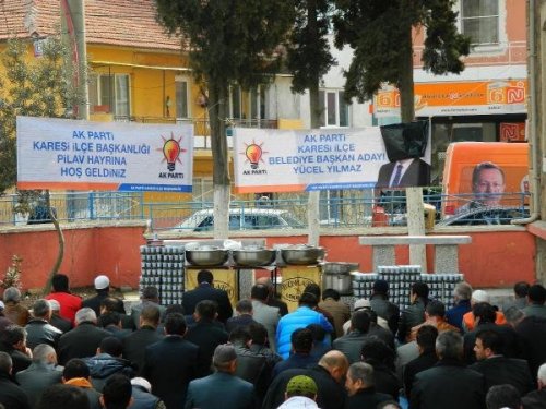 AKP CAMİ AVLUSUNA SİYASET SOKTU