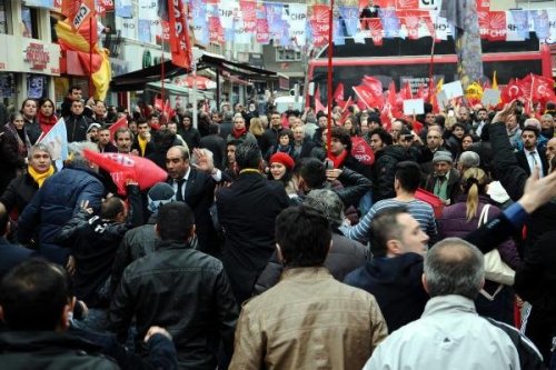 AKP ve CHP ARASINDA SOKAK KAVGASI .ÇIKTI