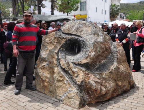 BERKİN ELVAN, DATÇA’DA ÖLÜMSÜZLEŞTİ