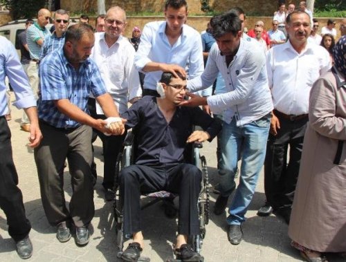 BETON MİKSERİ OTOMOBİLİ BİÇTİ, AVUKAT ÖLDÜ, EŞİ YARALANDI