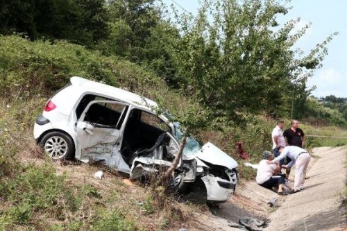 Beykoz-riva Yolunda Kaza, 3 Ölü 8 Yaralı