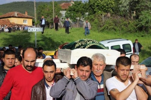 BİR MEZARDAN DİĞER MEZARA!