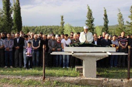 BİR MEZARDAN DİĞER MEZARA!