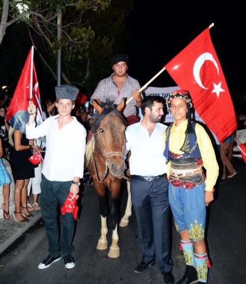 BODRUM'DA ZAFER BAYRAMI COŞKUSU