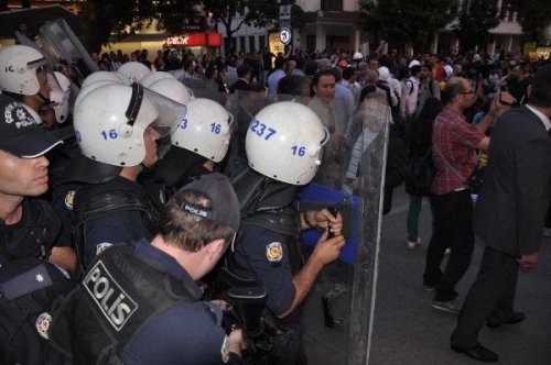 Bursa’daki Eylemlere Polis Müdahale Etti