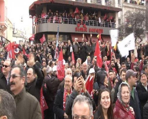 CHP'DEN KADIKÖY'DE GÖVDE GÖSTERİSİ