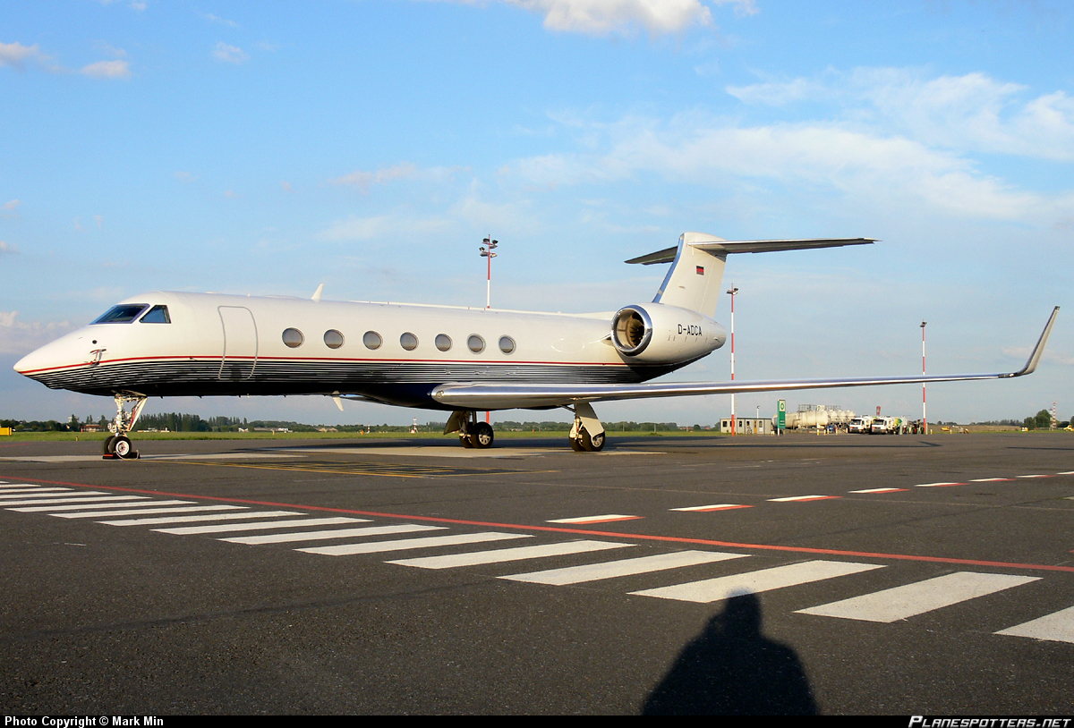 d-adca-dc-aviation-gulfstream-aerospace-g550_planespottersnet_103427.jpg