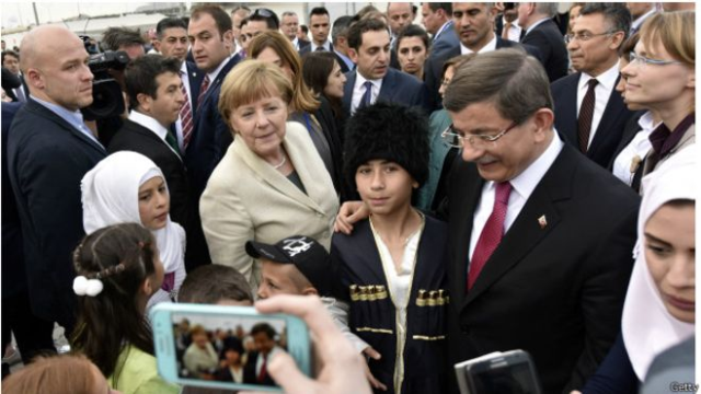 davutoglu-merkel.jpg