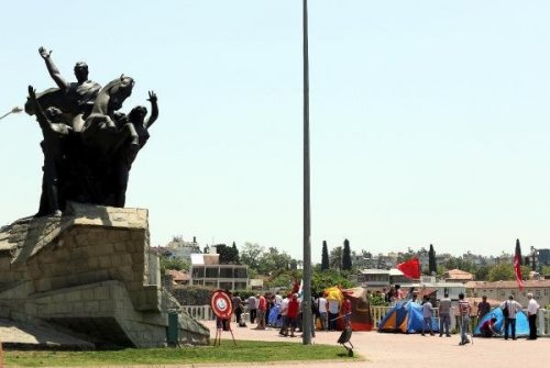 GEZİ ÇADIRLARI YENİDEN KURULDU