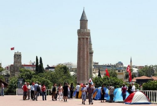 GEZİ ÇADIRLARI YENİDEN KURULDU