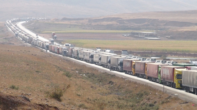 iranin-yeni-uygulamasi-sinirda-tir-kuyrugu-olusturdu-86519-04122014164036.jpg