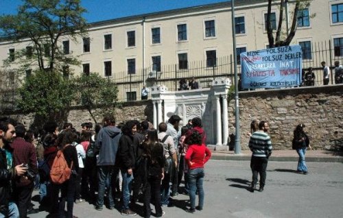 İSTANBUL ÜNİVERSİTESİ REKTÖRÜNE  PROTESTO