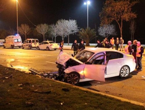 İSTANBUL'DA FECİ KAZA 4 ÖLÜ