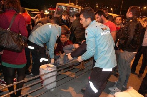 İSTANBUL'DA KAZA 8 YARALI