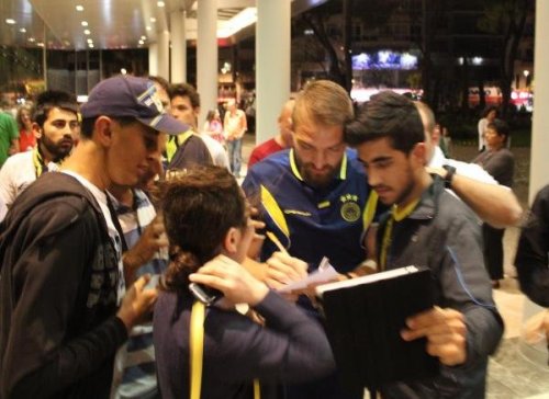 İZMİR'DE 'ADALETE FENER YAK' DEDİ