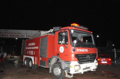 KANDIRA CEZAEVİ'NDE İSYAN VE YANGI