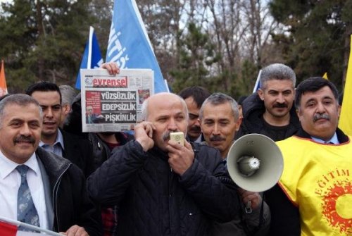 KAYSERİ’DE EĞİTİMCİLERDEN, 'ALO OĞLUM' EYLEMİ