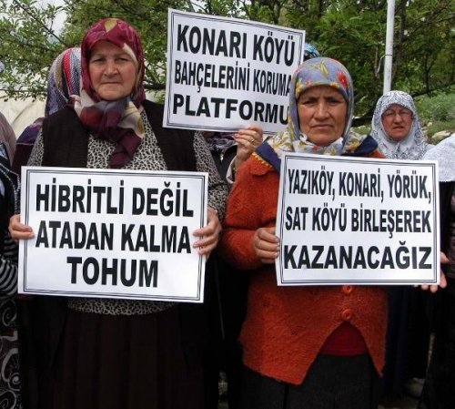 KÖYDE PROTESTO SESLERİ YÜKSELDİ.