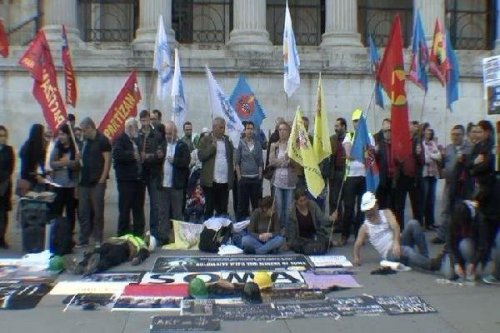 LONDRA'DA SOMA FACİASI BÖYLE PROTESTO EDİLDİ