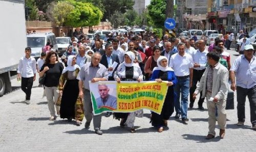 ÖCALAN'A ÖZGÜRLÜK YÜRÜYÜŞÜ VE İMZA KAMPANYASI