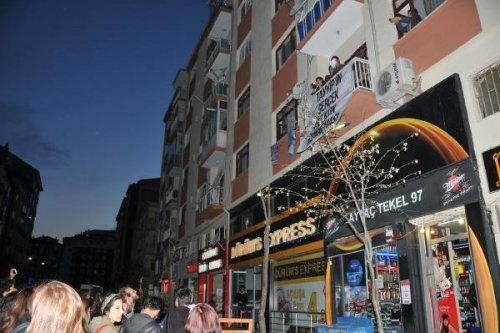 ÖĞRENCİLERDEN 'BALKON' KONUŞMASI